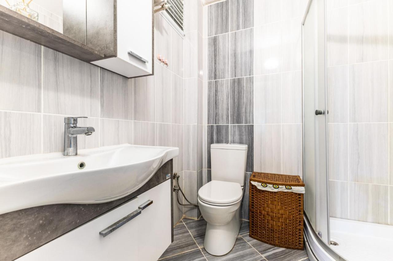 Flat 5 Min To Bagdat Ave 8 Min To Moda In Kadikoy *